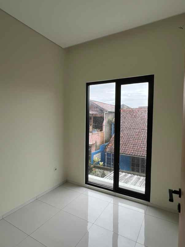 rumah gress 2 lantai jl golf arcamanik endah bandung