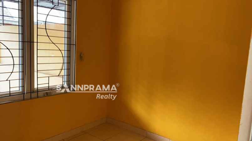 rumah hook di komplek bella casa depok imelin