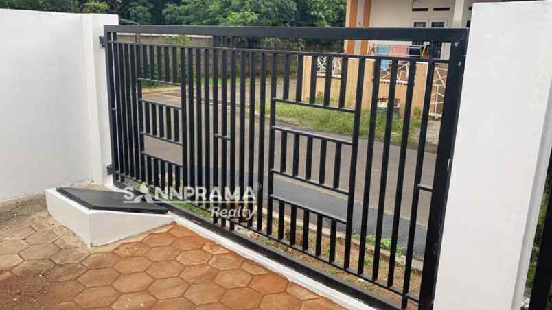 rumah hook di komplek bella casa depok imelin