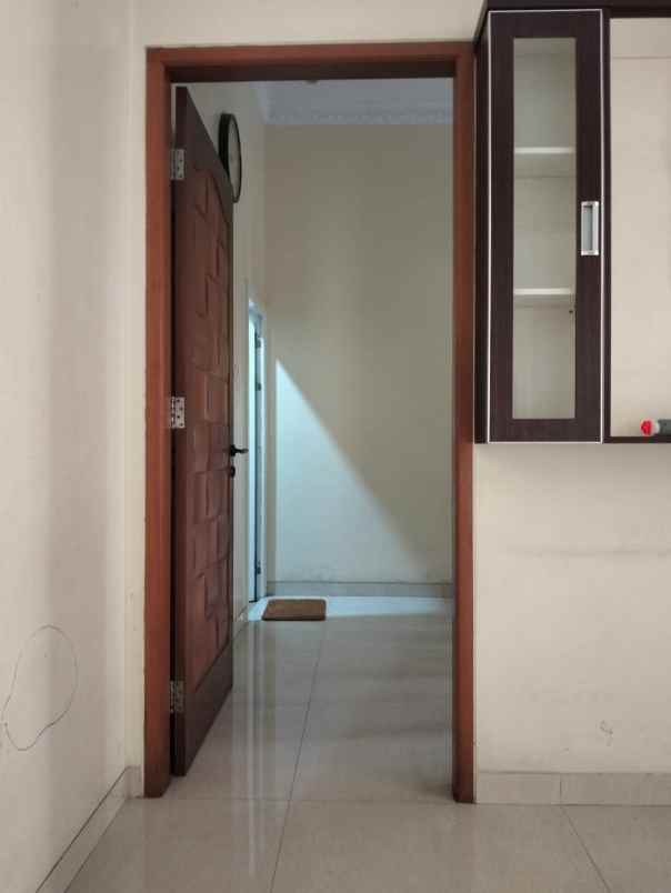 rumah hook di perumahan duta bumi kota bekasi