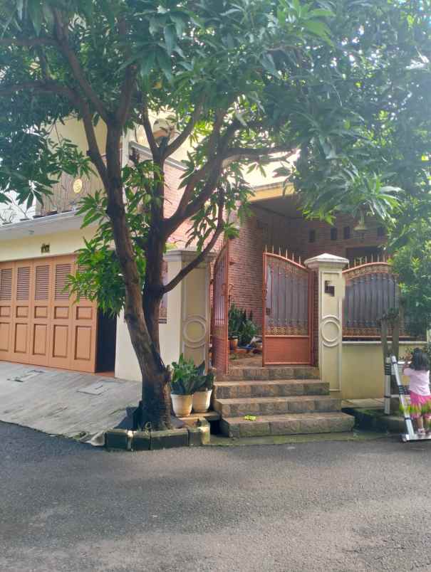 rumah hook di perumahan duta bumi kota bekasi