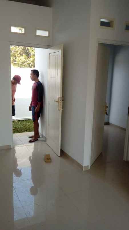rumah jalan raya arco sawangan depok