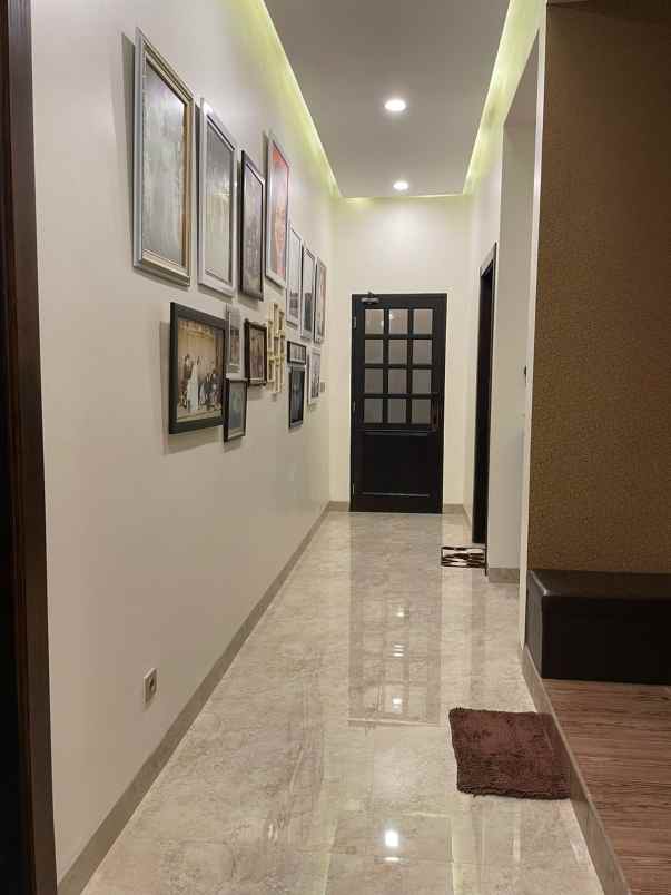 rumah jatiwaringin asri