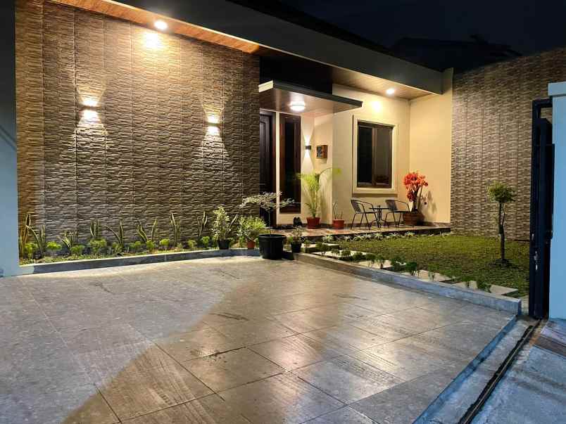 rumah jatiwaringin asri