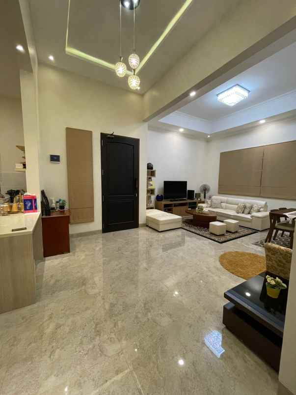 rumah jatiwaringin asri