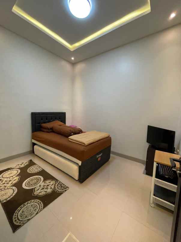 rumah jatiwaringin asri