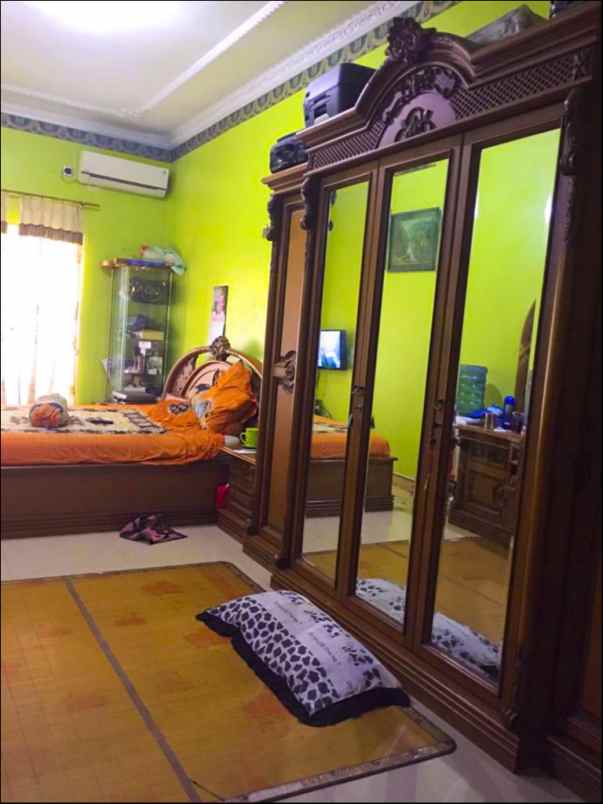 rumah jl gading griya lestari