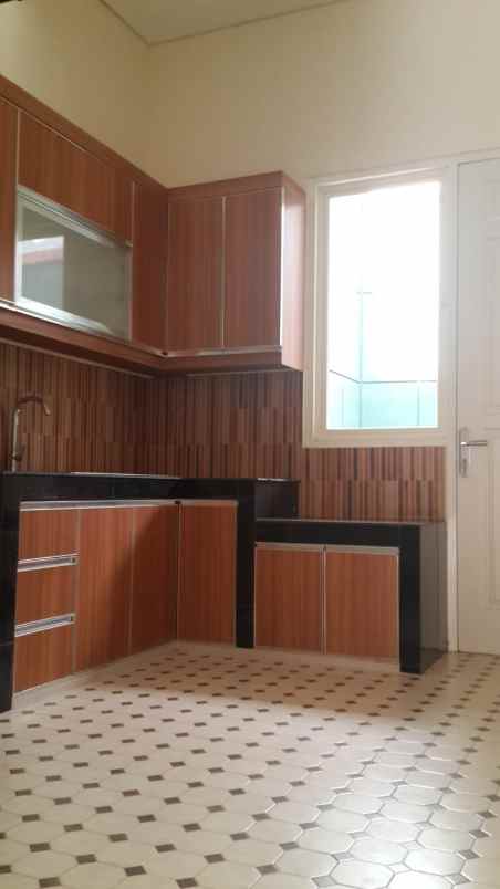 rumah jl jatiwaringin pondok