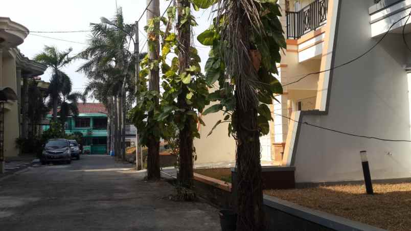 rumah jl jatiwaringin pondok