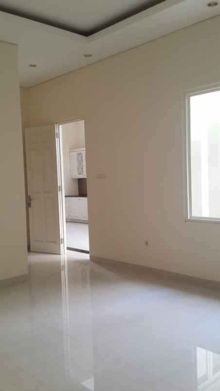 rumah jl jatiwaringin pondok