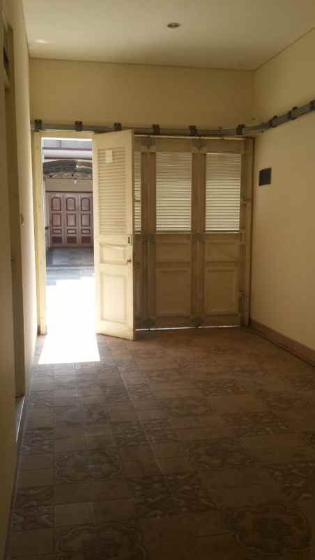 rumah jl jatiwaringin pondok