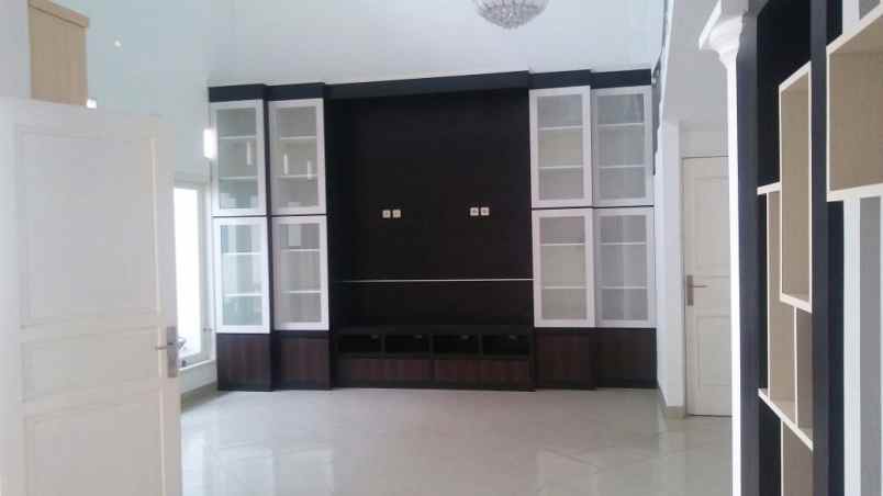 rumah jl joe jagakarsa