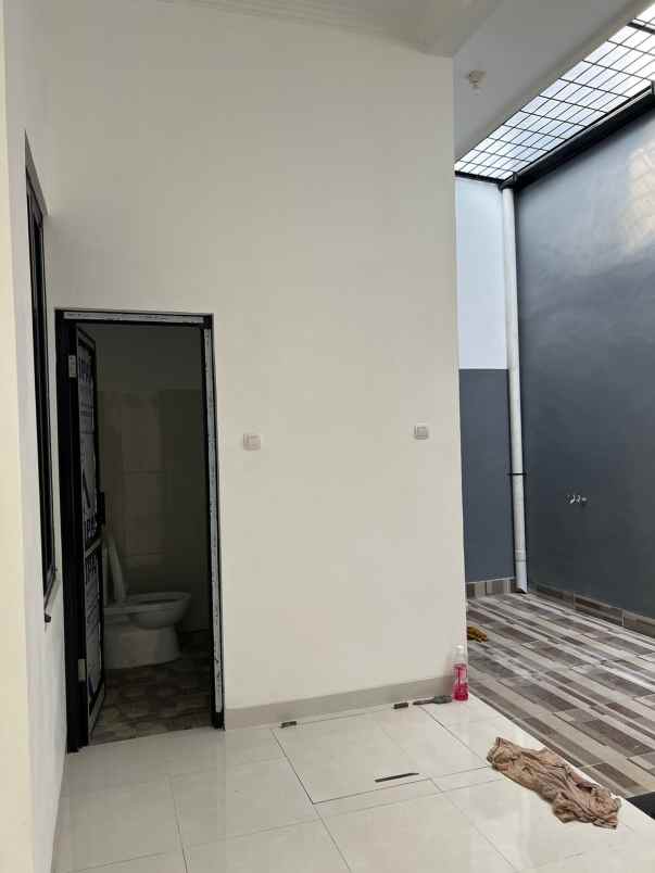 rumah jl pinang raya rawamangun