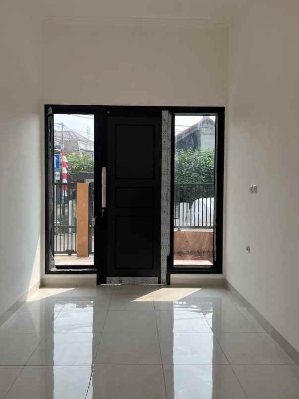 rumah jl pinang raya rawamangun