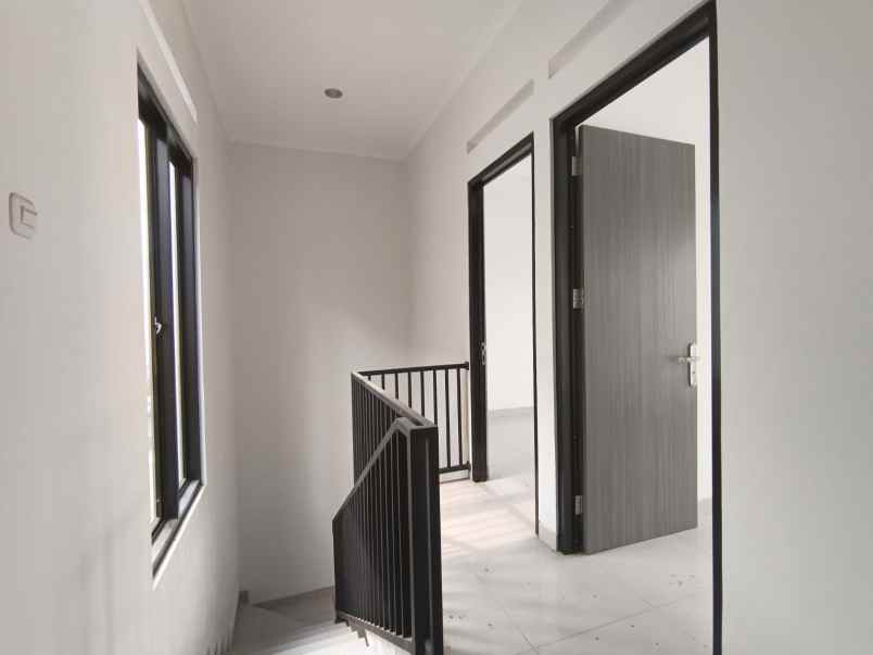 rumah jl raya arco
