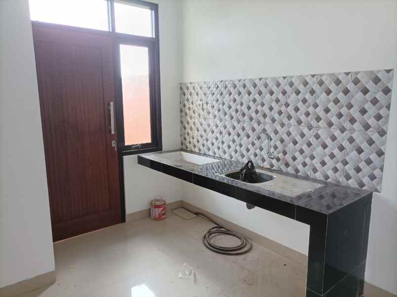 rumah jl raya karangpawitan