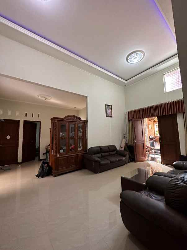 rumah joglo full jati 5 menit ke kampus uii di sleman