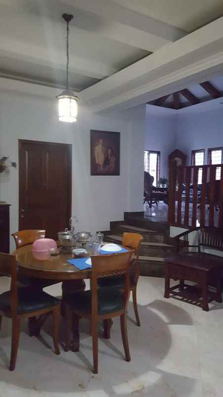 rumah kemang timur