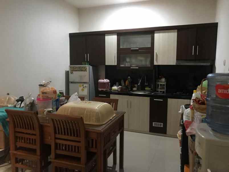 rumah kota baru parahyangan