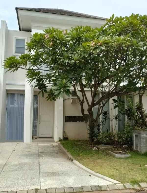 rumah long beach pakuwon city surabaya 3m