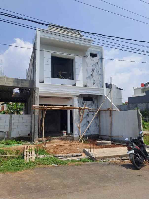 rumah mewah 2 lantai on progres siap huni di tembalang