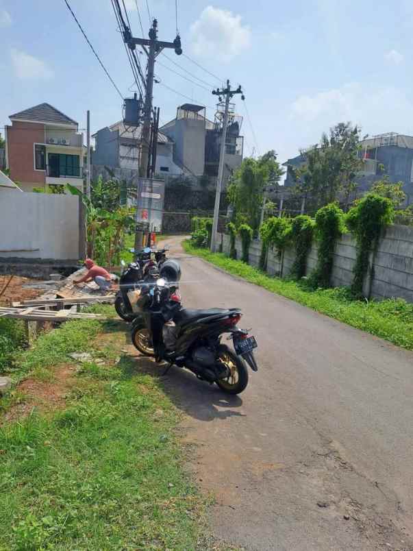 rumah mewah 2 lantai on progres siap huni di tembalang