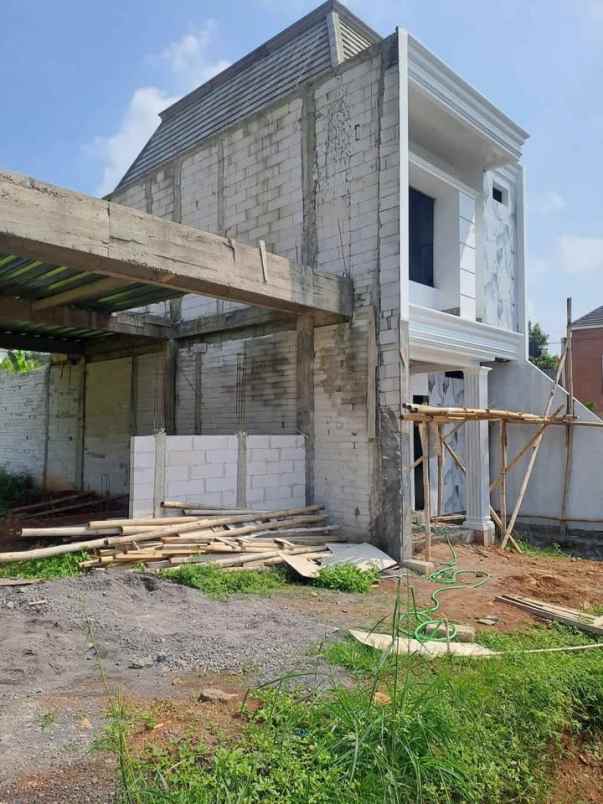 rumah mewah 2 lantai on progres siap huni di tembalang