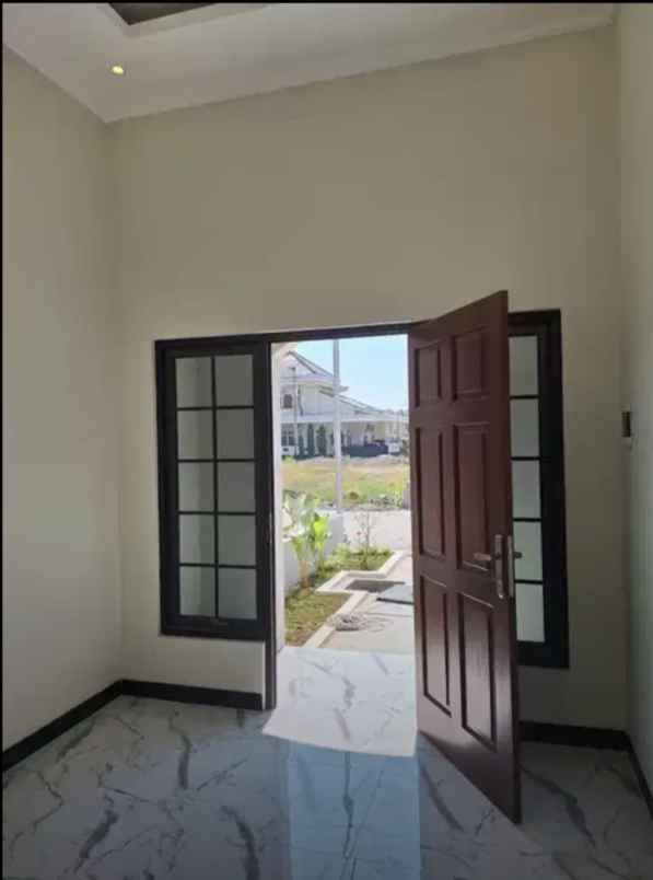 rumah mewah bebas banjir di cluster banyumanik