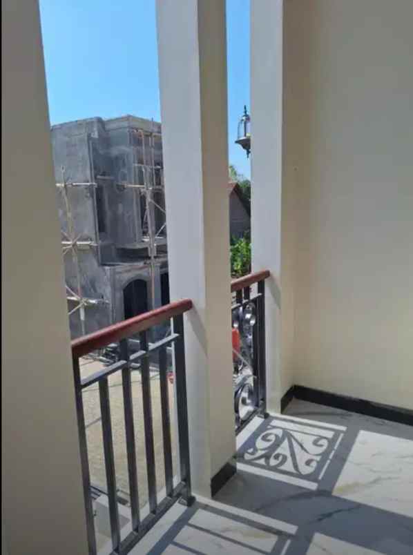 rumah mewah bebas banjir di cluster banyumanik