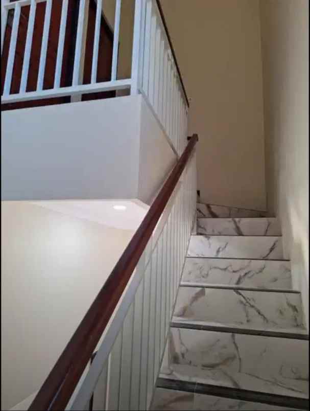 rumah mewah bebas banjir di cluster banyumanik