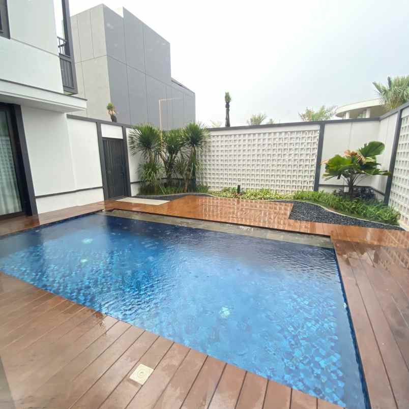 rumah mewah fasilitas sultan serpong