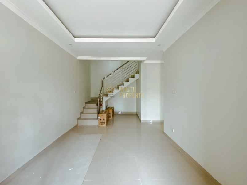 rumah mewah luas semi furnish dekat rsud prambanan