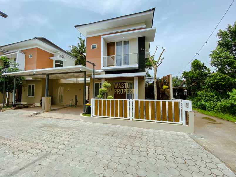 rumah mewah luas semi furnish dekat rsud prambanan