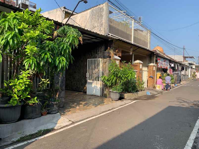 rumah mewah modern lokasi dekat plaza araya
