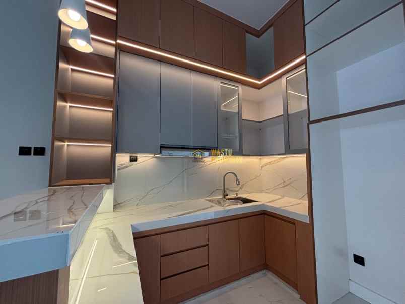 rumah mewah private pool lokasi premium dekat monjali