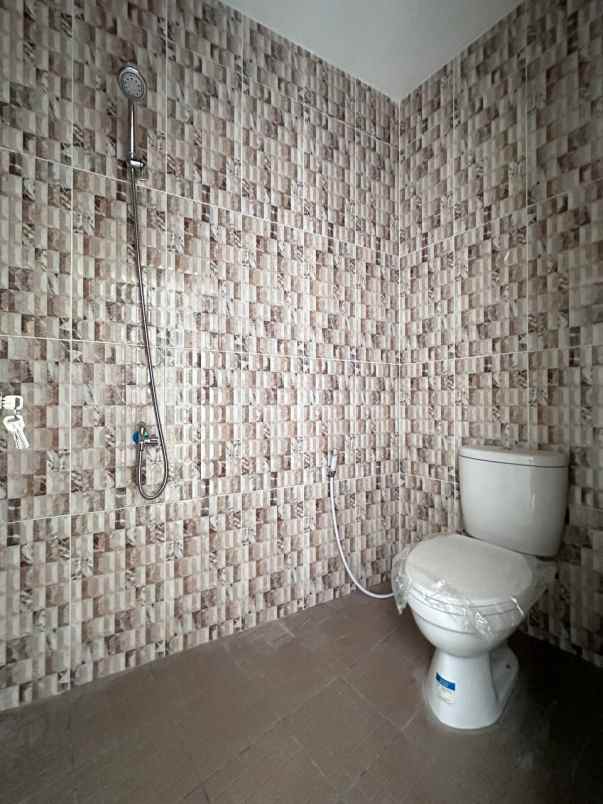 rumah mewah utan kayu matraman dekat unj shm