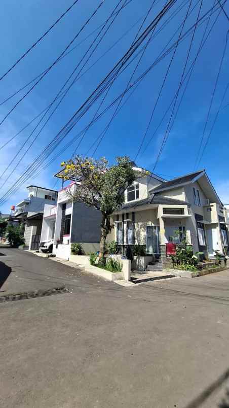 rumah minimalis komplek cihanjuang full renovasi hook