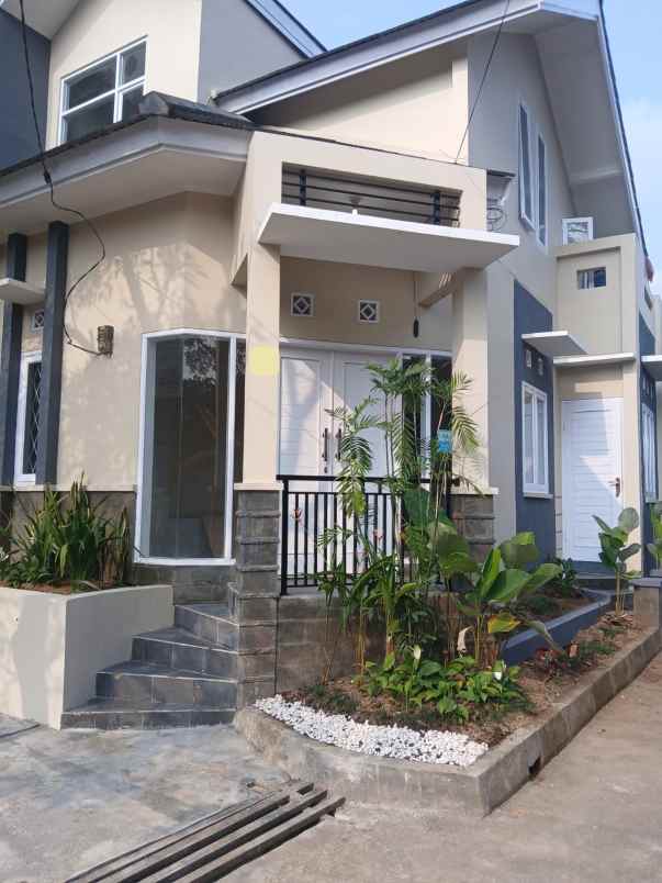 rumah minimalis komplek cihanjuang full renovasi hook