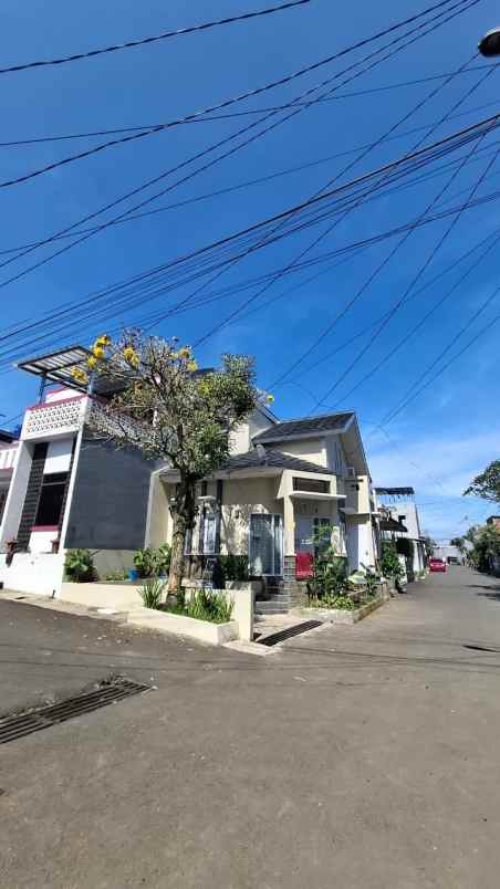 rumah minimalis komplek cihanjuang full renovasi hook
