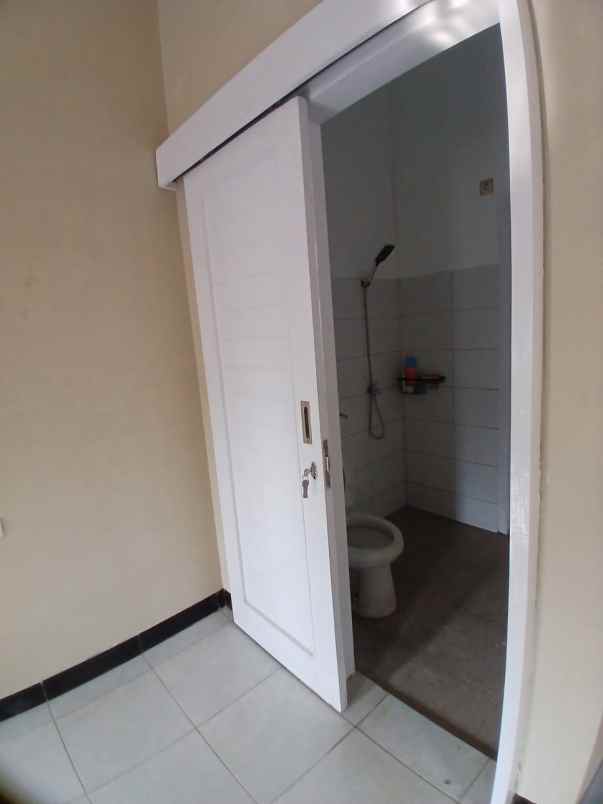 rumah minimalis komplek cihanjuang full renovasi hook