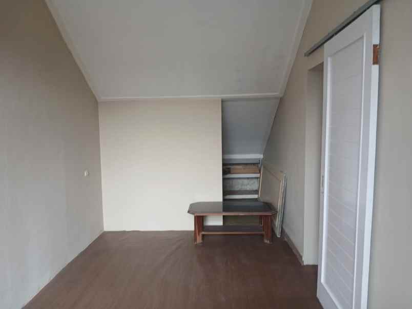 rumah minimalis komplek cihanjuang full renovasi hook