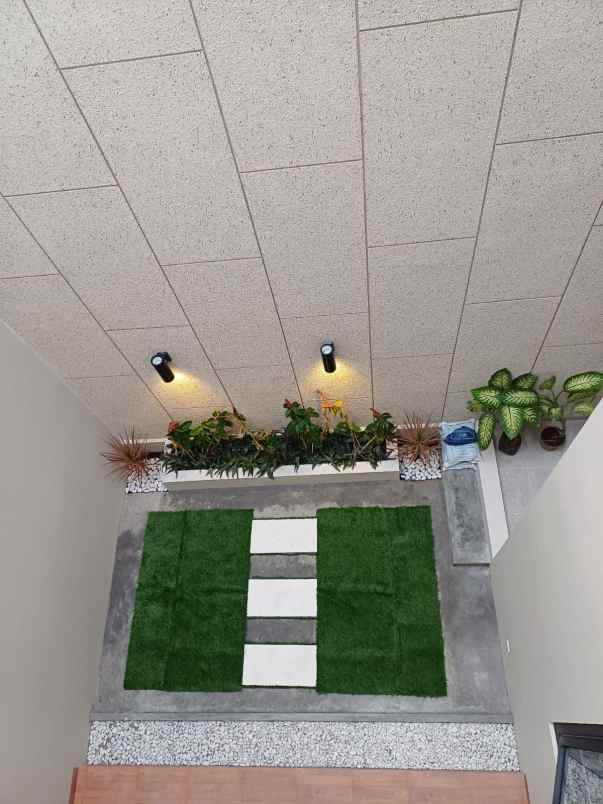 rumah minimalis modern nirwana eksekutif row 2 5 mobil