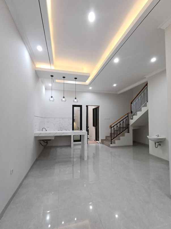 rumah minimalis modern nirwana eksekutif row 2 5 mobil