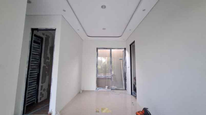 rumah modern view sawah di purwomartani kalasan