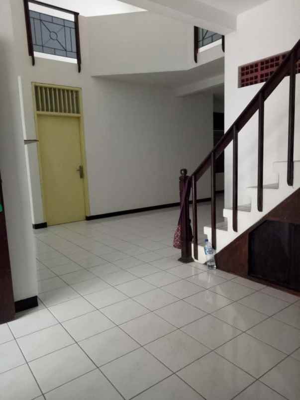 rumah nyaman di wisma permai strategis