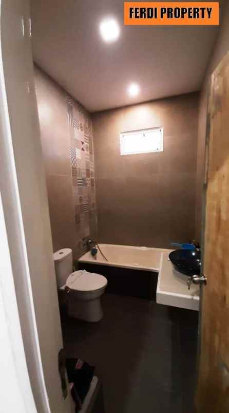 rumah perumahan bukit golf riverside