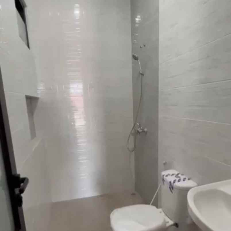 rumah ready nirwana eksekutif dekat merr tol upn