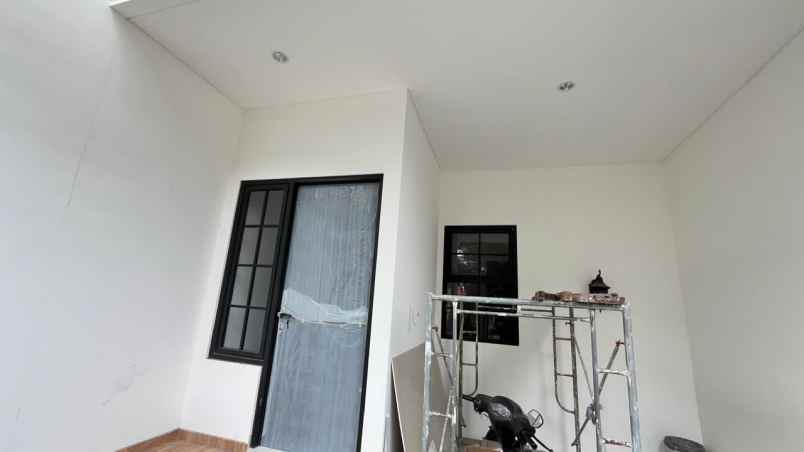 rumah rungkut asri utara shm ready