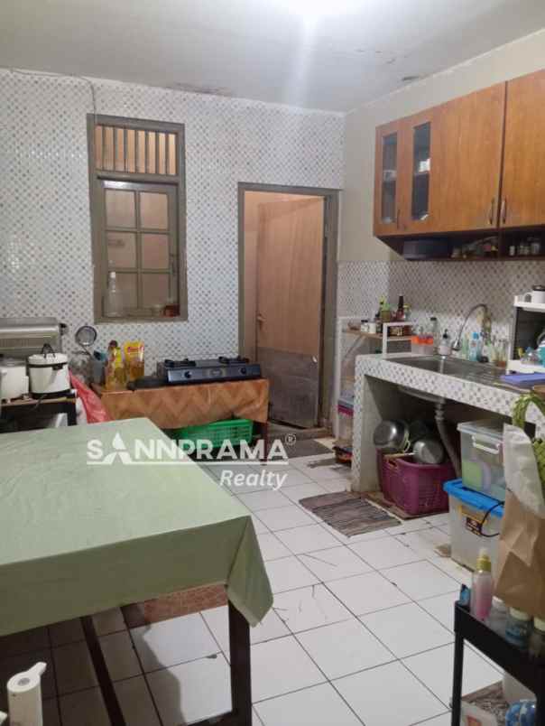 rumah seken dalam perumahan nuri bintaro ash