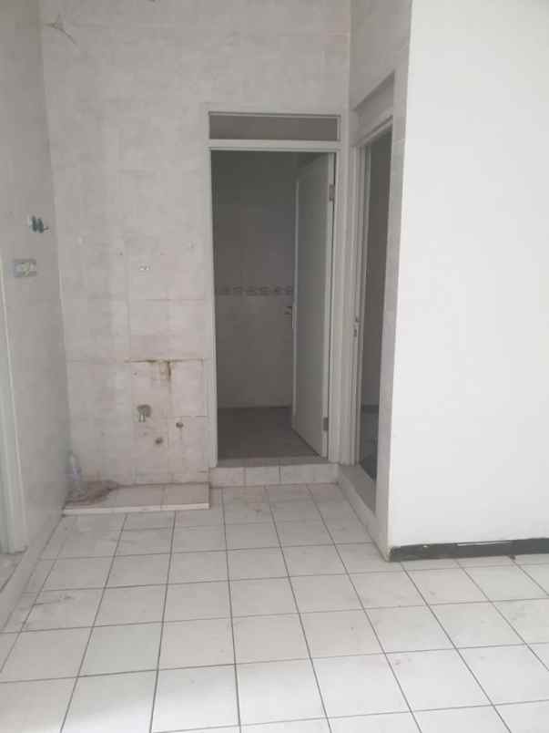 rumah semi gudang klampis semolo nett